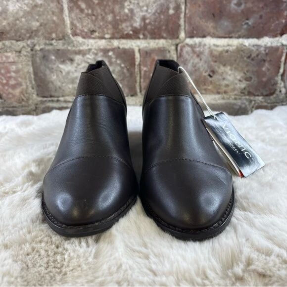 NWT Vionic '326 Point' Light Brown Pointed Toe Ankle Bootie Sz 6 - Picture 2 of 9